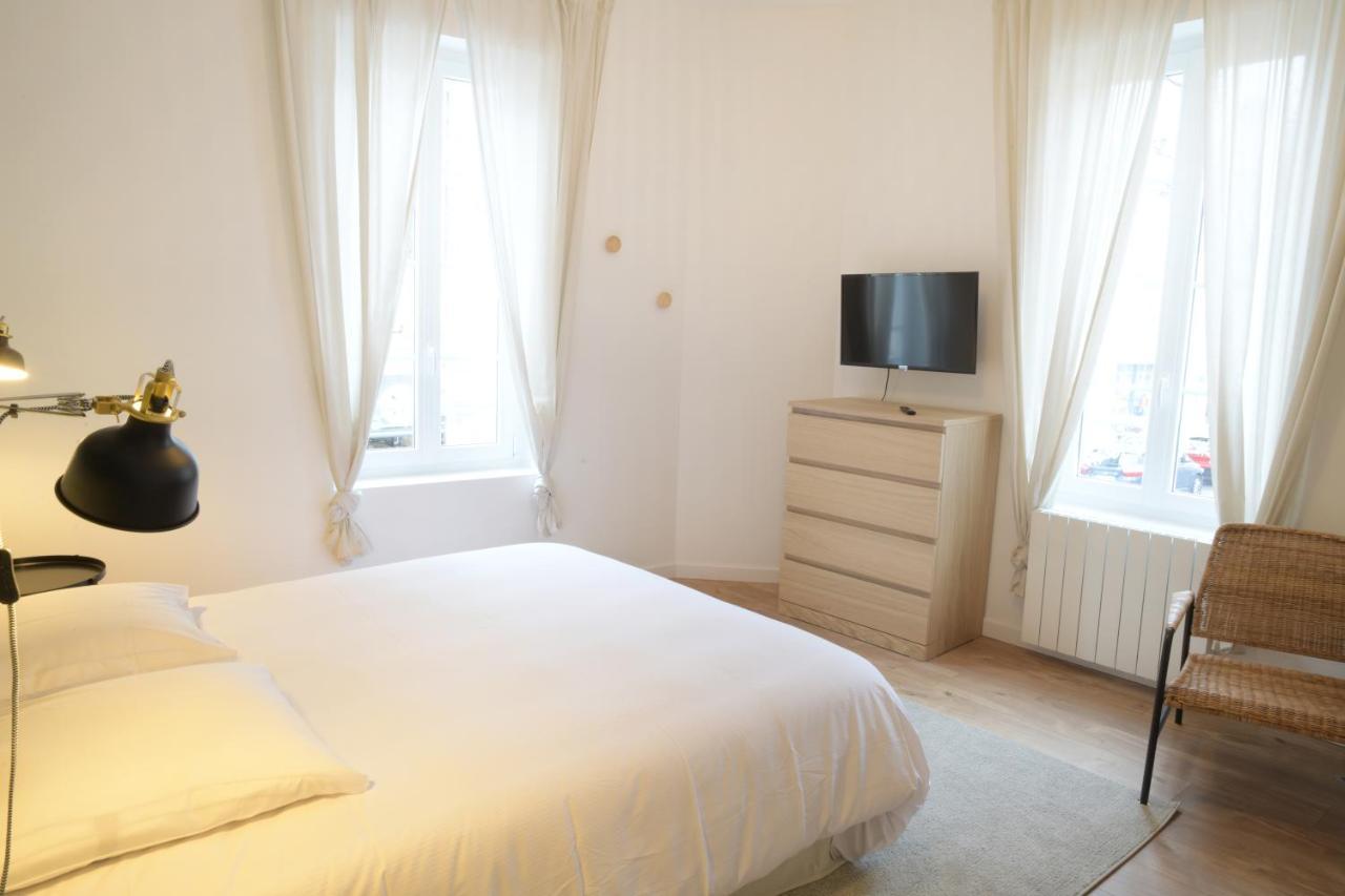 T3 De Charme Situe En Hyper Centre Avec Wifi, Linge, Draps, Savons Et Serviettes Fournis Cognac Zimmer foto