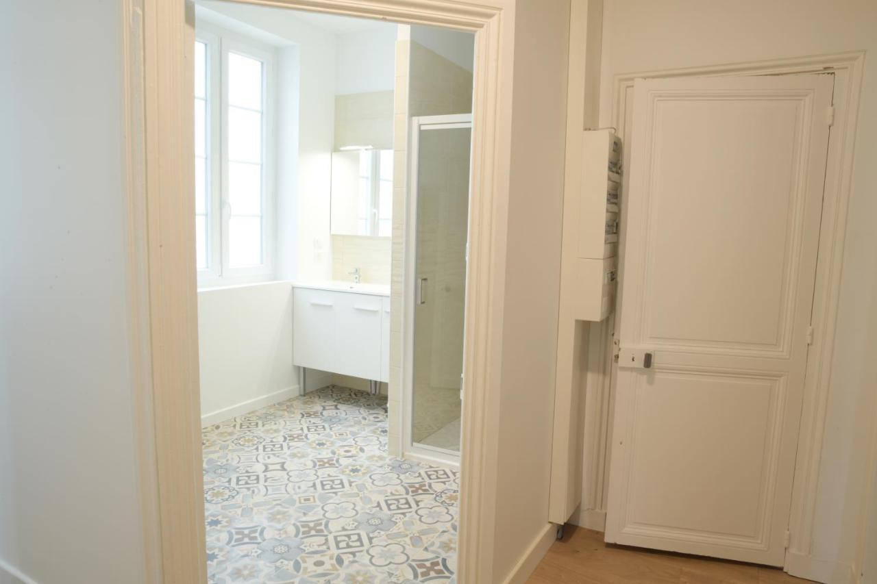 T3 De Charme Situe En Hyper Centre Avec Wifi, Linge, Draps, Savons Et Serviettes Fournis Cognac Zimmer foto